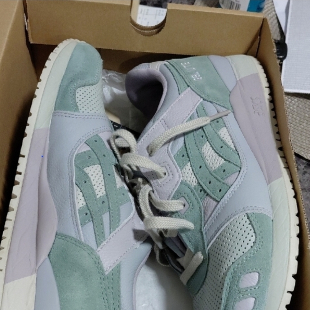ASICS Gel-Lyte III OG in Light Sage and Slate Grey